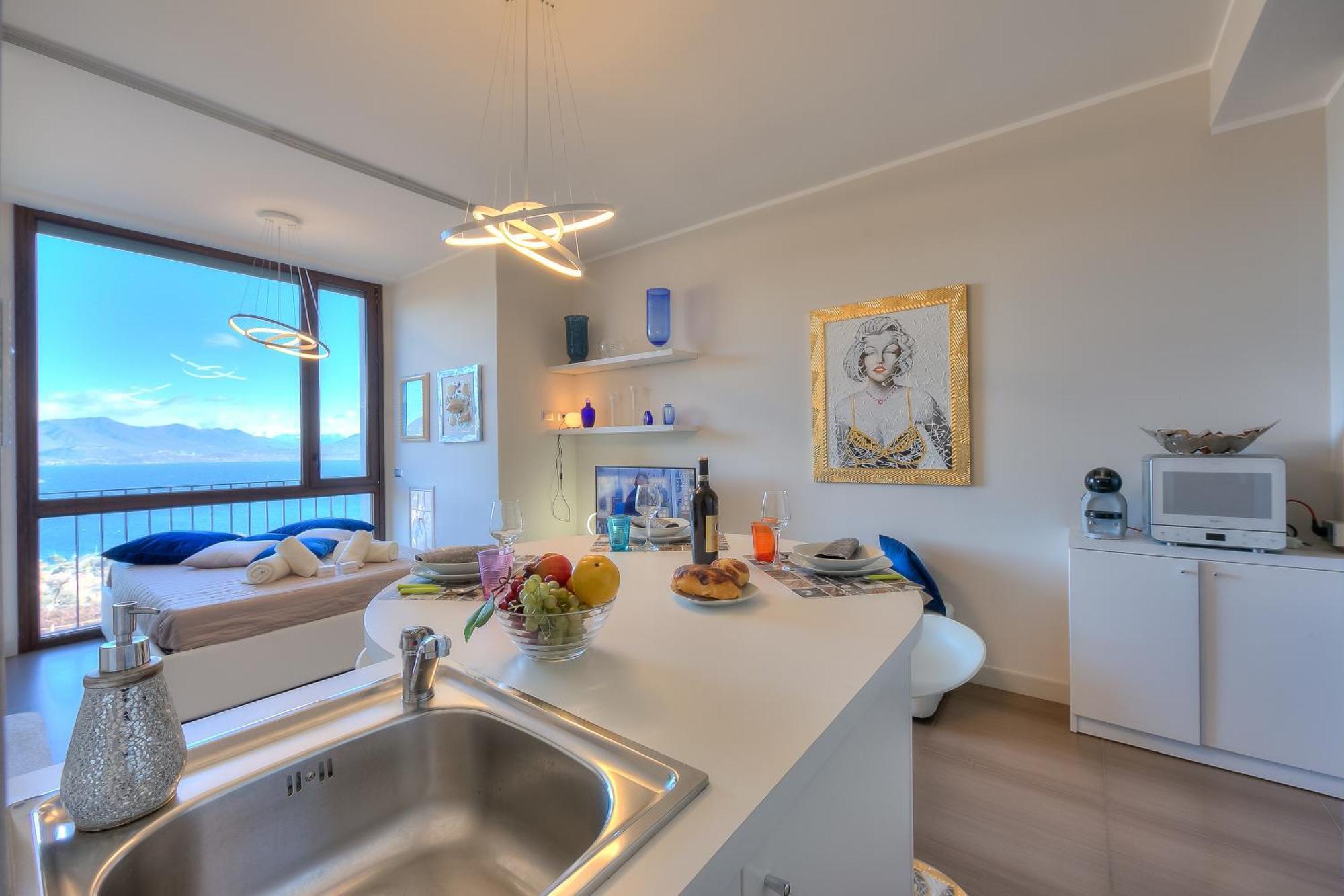 Suite On The Lake - Happy Rentals Meina Ngoại thất bức ảnh